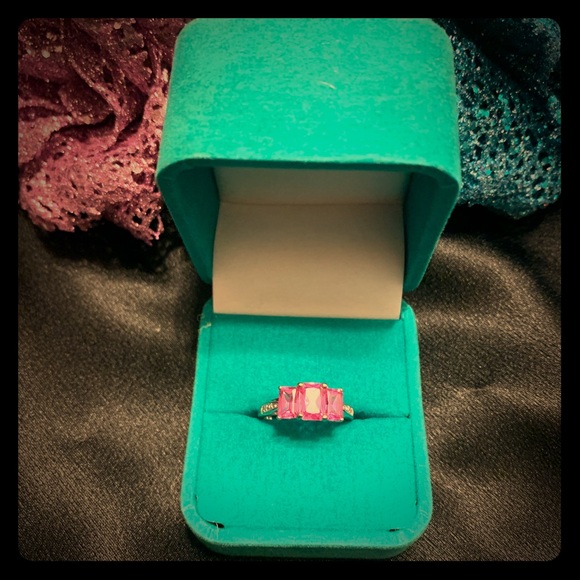 Ring - Picture 1 of 4